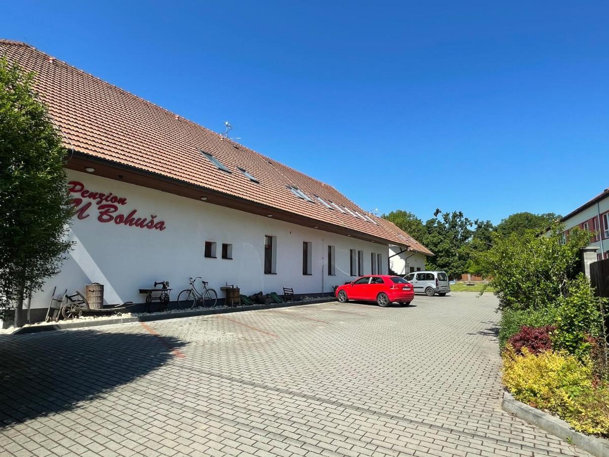 Penzion U Bohusa Lednice Exterior photo